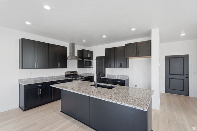 915 N EVELYN ST, Farmington, UT 84025