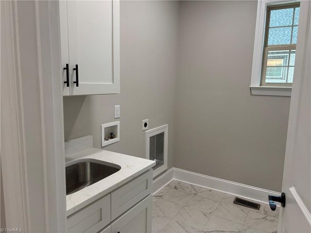 5477 Meadowlark Court, Winston-salem, NC 27106