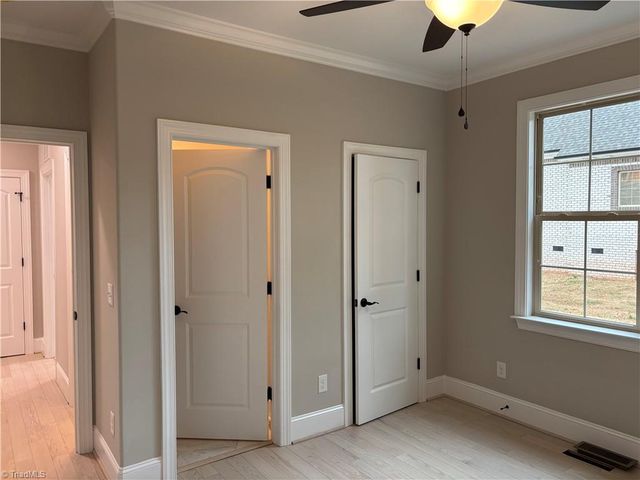 5477 Meadowlark Court, Winston-salem, NC 27106