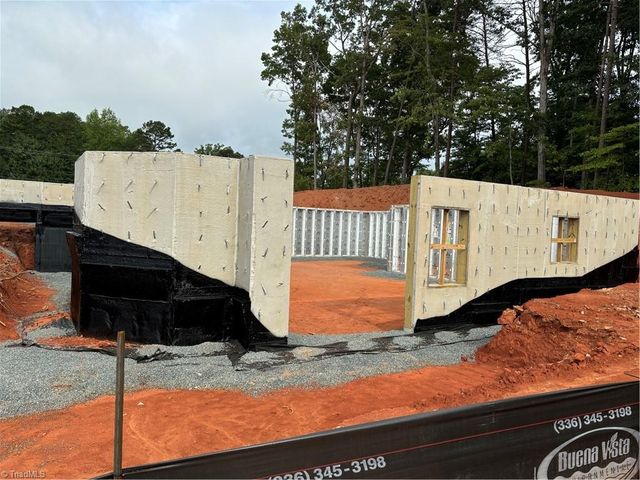 5477 Meadowlark Court, Winston-salem, NC 27106