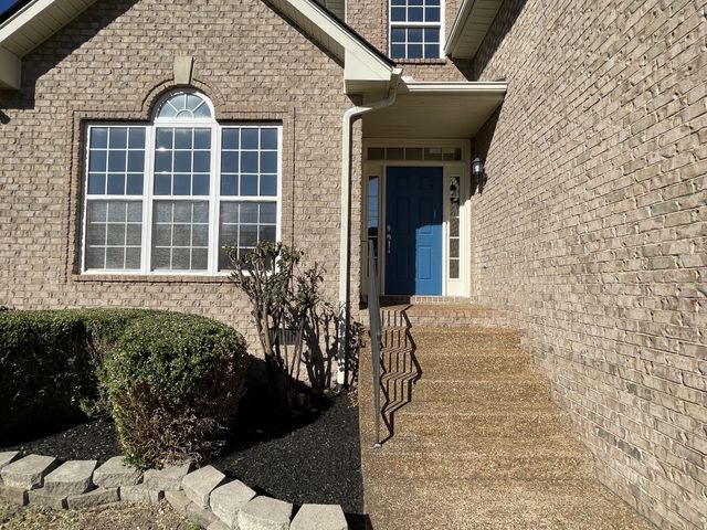 6724 Sunnywood Dr, Nashville, TN 37211