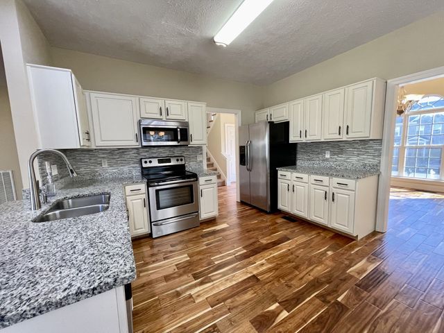 6724 Sunnywood Dr, Nashville, TN 37211