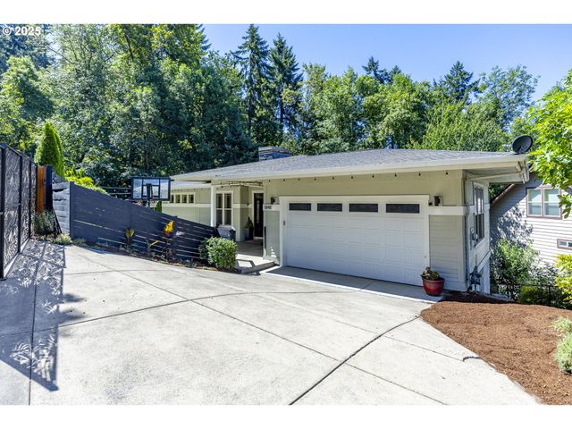 1848 E 43RD Ave, Eugene, OR 97405