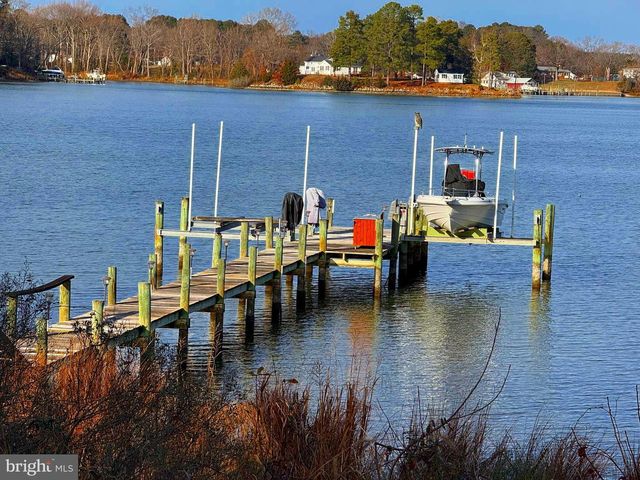 82 WESTMORELAND BLVD, Hague, VA 22469