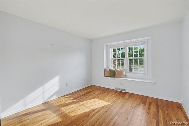 5113 Candlewood Drive, Grand Blanc, MI 48439