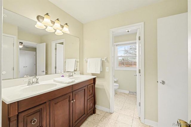 5113 Candlewood Drive, Grand Blanc, MI 48439