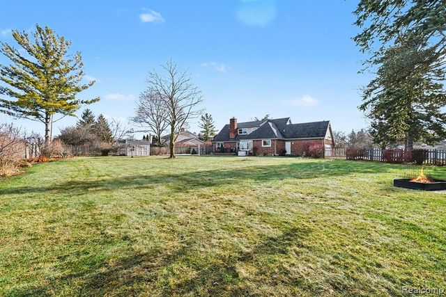 5113 Candlewood Drive, Grand Blanc, MI 48439