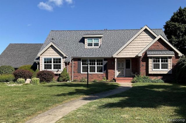 5113 Candlewood Drive, Grand Blanc, MI 48439