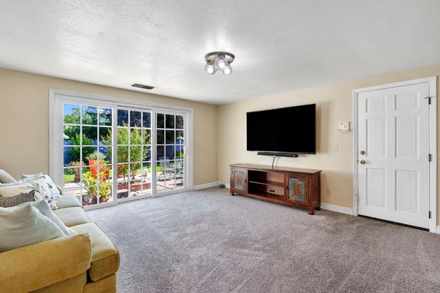 200 Lyons Street, Madera, CA 93638