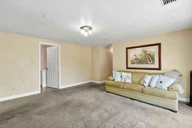 200 Lyons Street, Madera, CA 93638