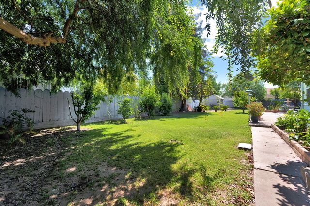 200 Lyons Street, Madera, CA 93638