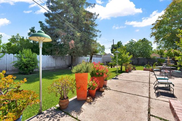 200 Lyons Street, Madera, CA 93638
