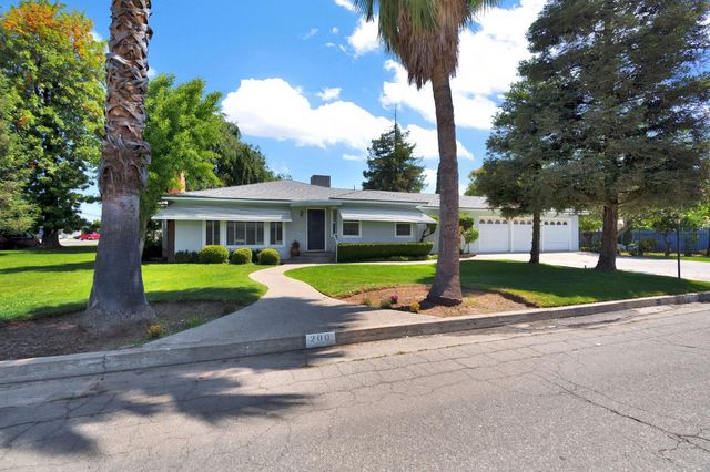 200 Lyons Street, Madera, CA 93638