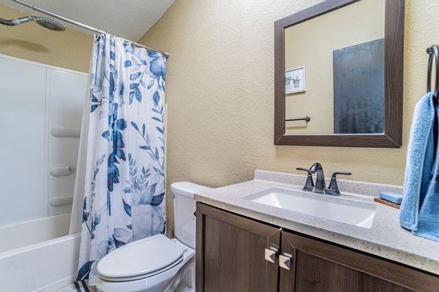 13589 Sam Reynolds Road, Justin, TX 76247