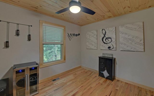 95 Deer Valley Lane, Murphy, NC 28906