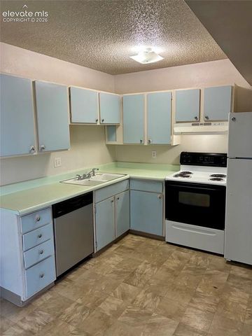 3035 E Fountain Boulevard, Colorado Springs, CO 80910