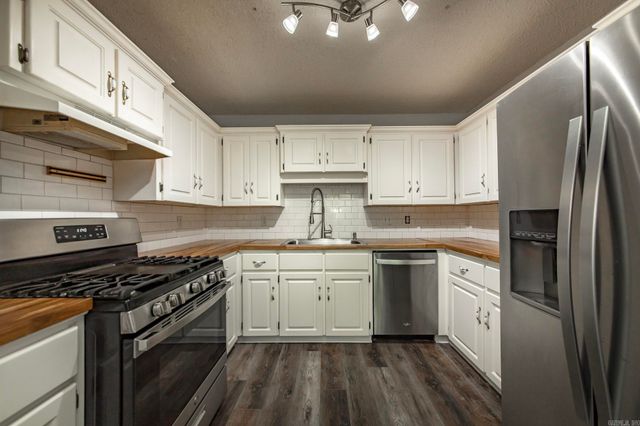34 Crosswind Cove, Ward, AR 72176