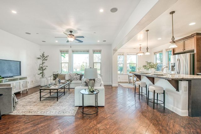 11384 N Via Montessori Drive, Fresno, CA 93730