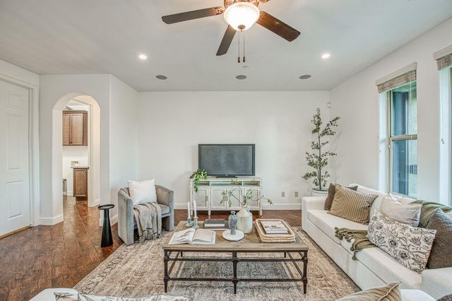 11384 N Via Montessori Drive, Fresno, CA 93730