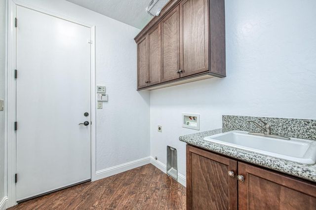 11384 N Via Montessori Drive, Fresno, CA 93730