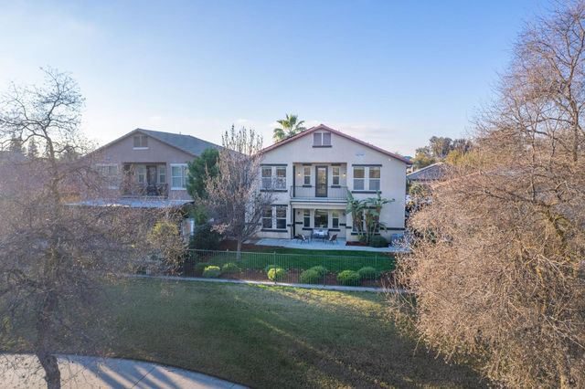 11384 N Via Montessori Drive, Fresno, CA 93730