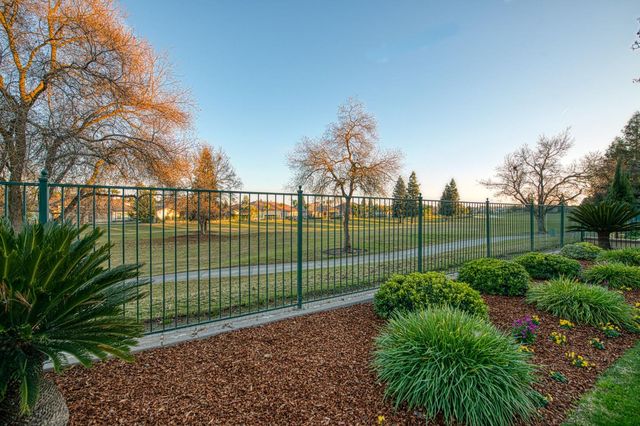 11384 N Via Montessori Drive, Fresno, CA 93730