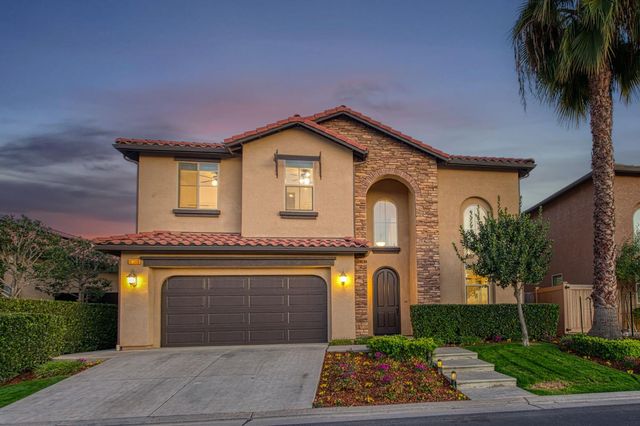 11384 N Via Montessori Drive, Fresno, CA 93730