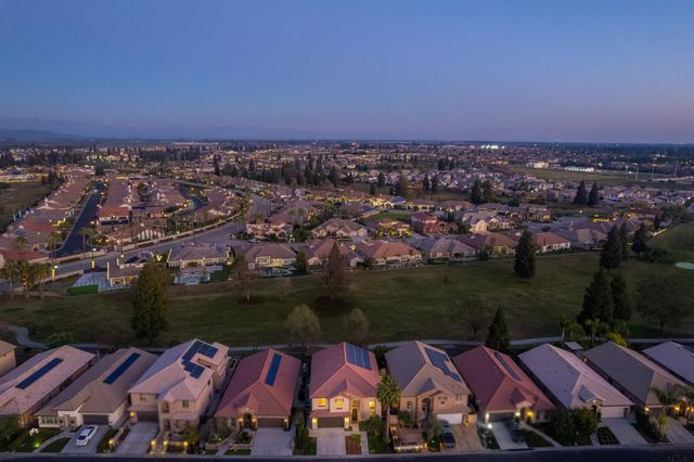 11384 N Via Montessori Drive, Fresno, CA 93730