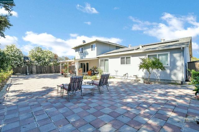 2353 Silver Creek Cir, Antioch, CA 94509