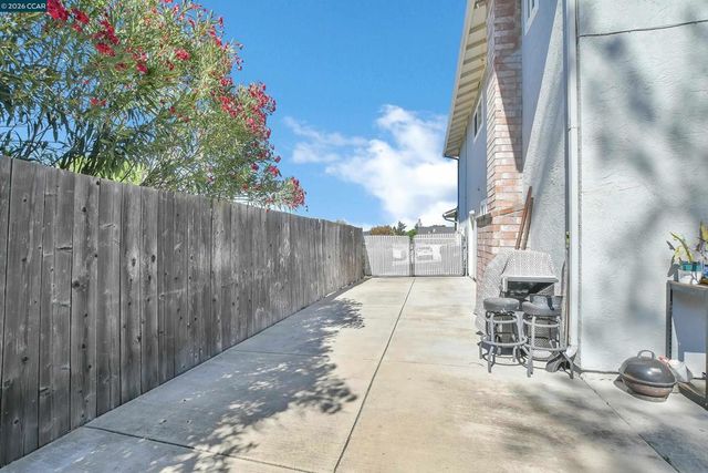 2353 Silver Creek Cir, Antioch, CA 94509