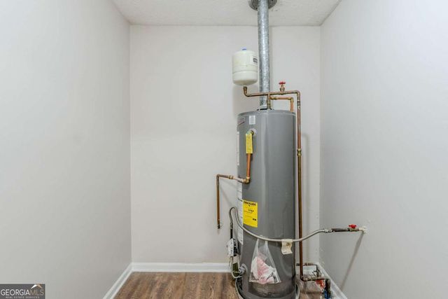 2419 Leslie Brook Drive, Decatur, GA 30035