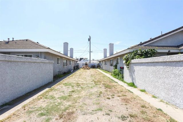 1314 N Bewley Street, Santa Ana, CA 92703