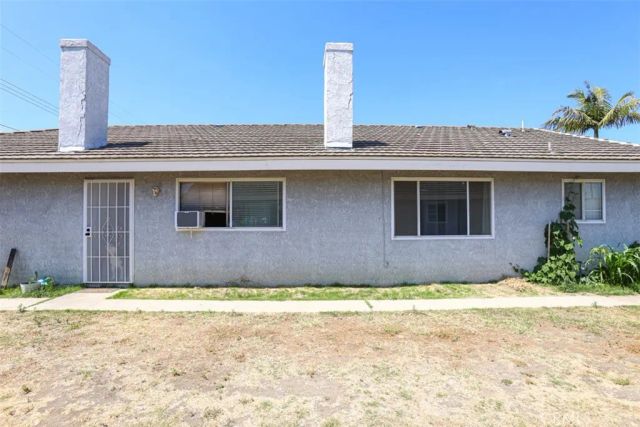 1314 N Bewley Street, Santa Ana, CA 92703