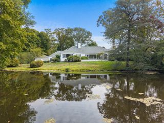 29 Blackstone Avenue, Branford, CT 06405