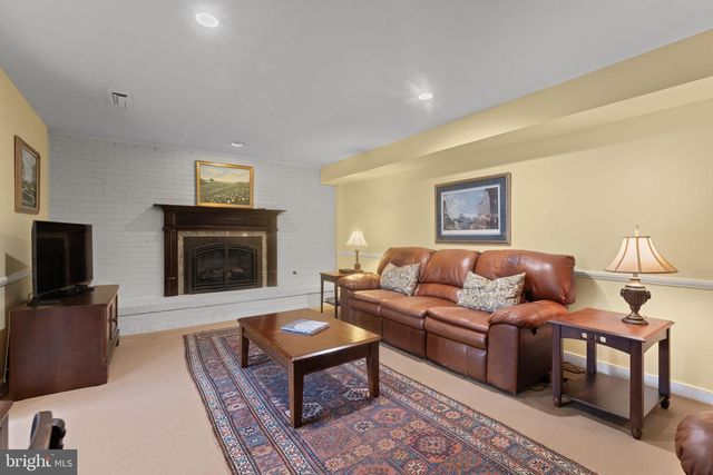 9303 SWINBURNE CT, Fairfax, VA 22031