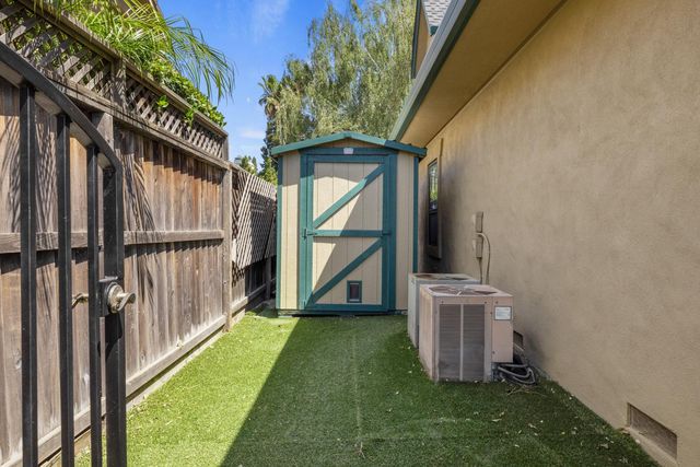 2410 Brittany Ct, Lodi, CA 95242