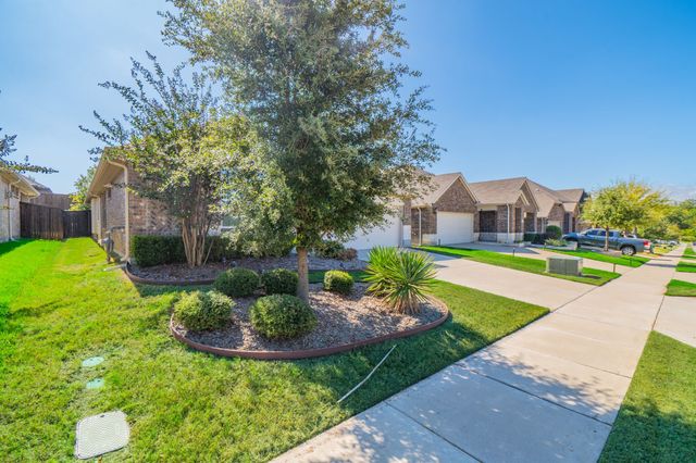 260 Tallgrass Drive, Lavon, TX 75166