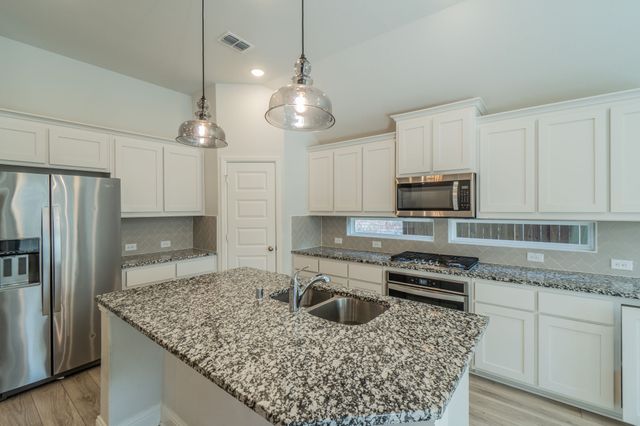 260 Tallgrass Drive, Lavon, TX 75166