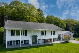 15 Hillcrest Drive, Lebanon, NH 03766