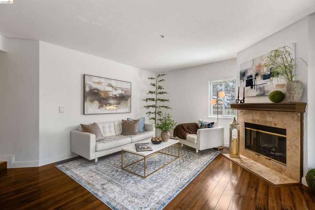 Image 10 of property listing at 21103 Gary Dr 116E, Hayward, CA 94546