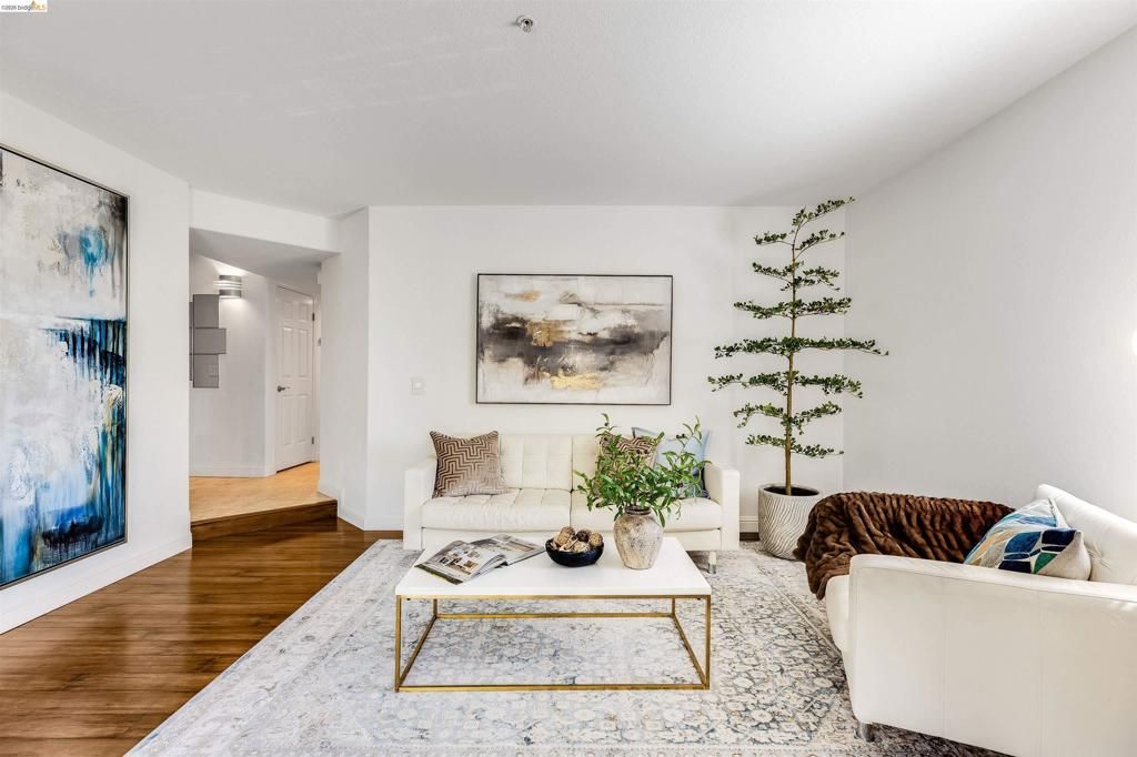 Image 11 of property listing at 21103 Gary Dr 116E, Hayward, CA 94546