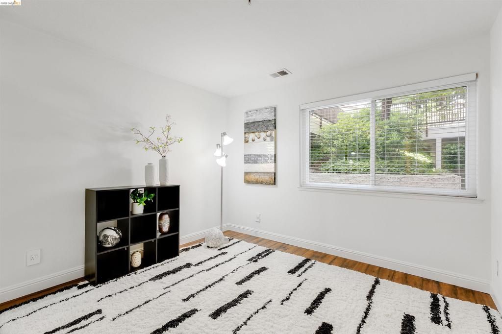 Image 19 of property listing at 21103 Gary Dr 116E, Hayward, CA 94546