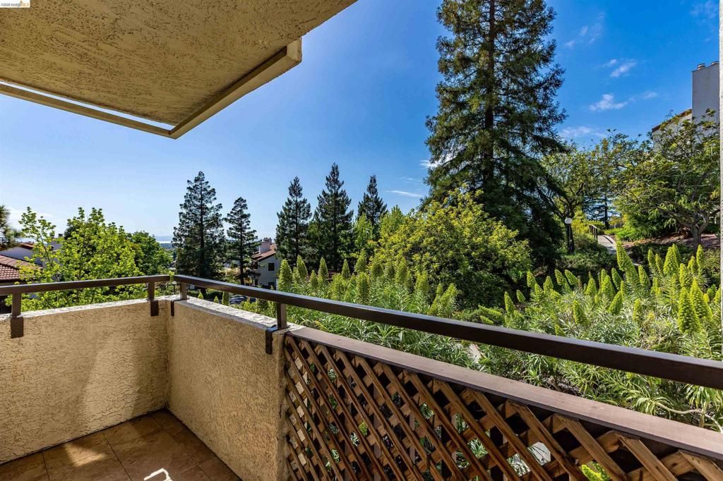 Image 30 of property listing at 21103 Gary Dr 116E, Hayward, CA 94546