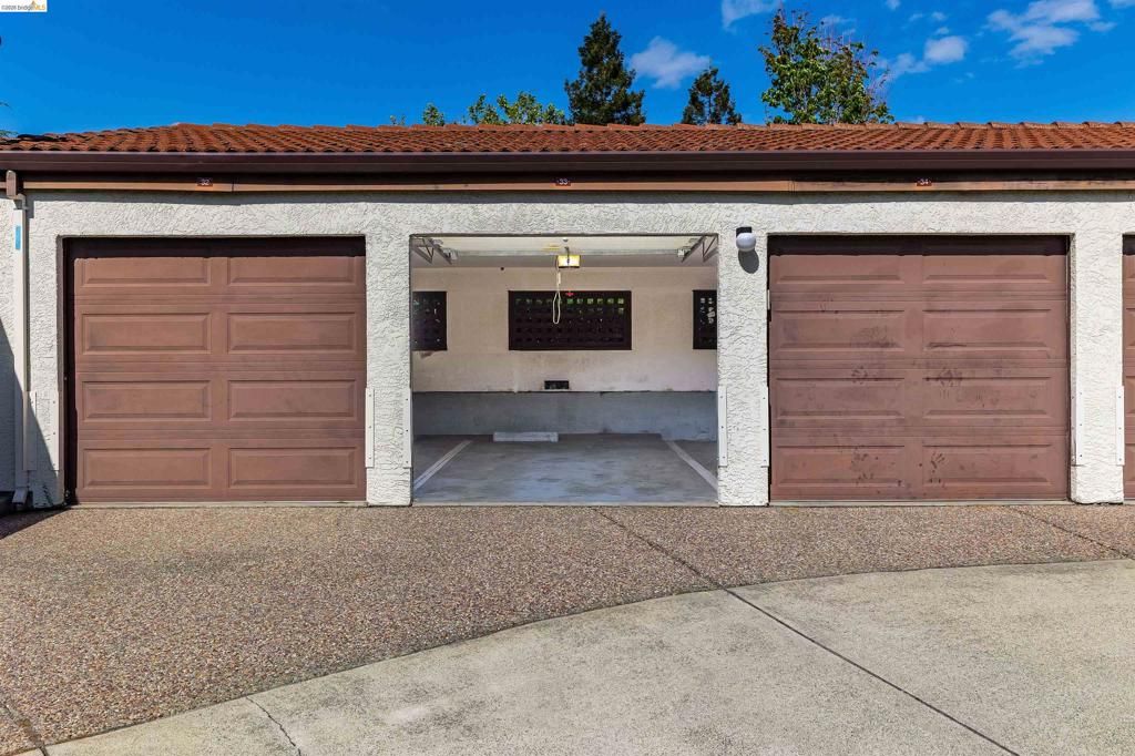 Image 37 of property listing at 21103 Gary Dr 116E, Hayward, CA 94546