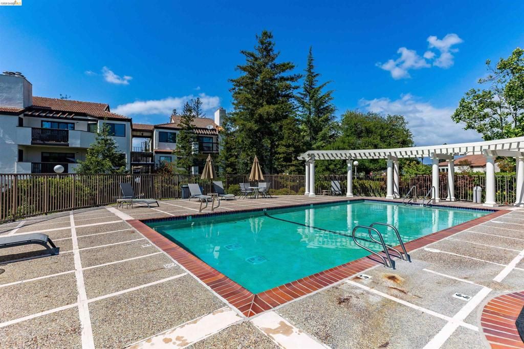 Image 39 of property listing at 21103 Gary Dr 116E, Hayward, CA 94546