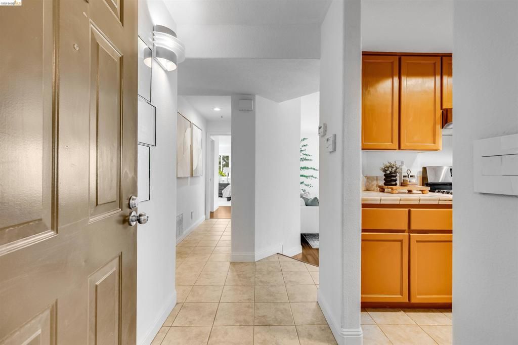 Image 4 of property listing at 21103 Gary Dr 116E, Hayward, CA 94546