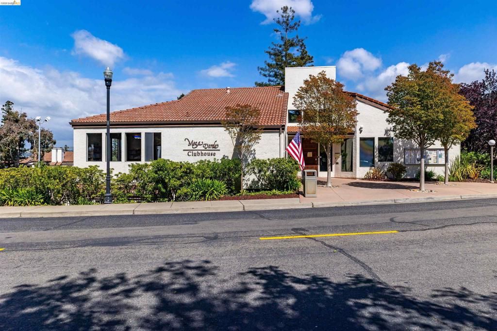 Image 40 of property listing at 21103 Gary Dr 116E, Hayward, CA 94546