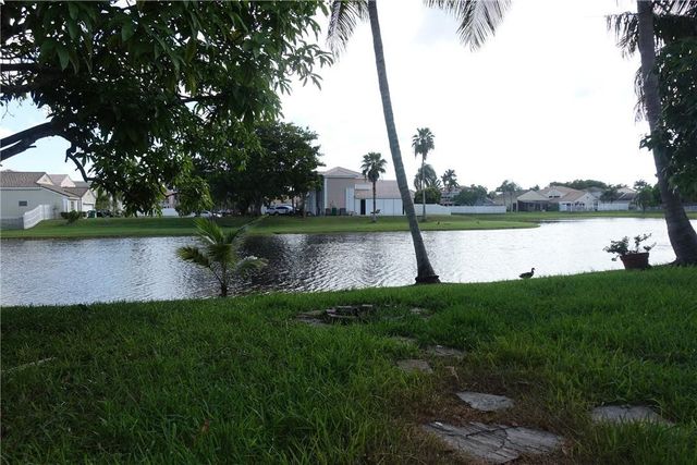 13936 Langley Place, Davie, FL 33325