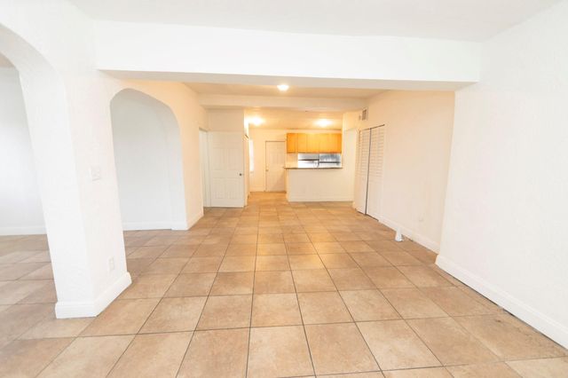 205 NW 33rd Ave, Lauderhill, FL 33311