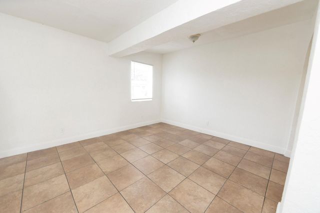 205 NW 33rd Ave, Lauderhill, FL 33311